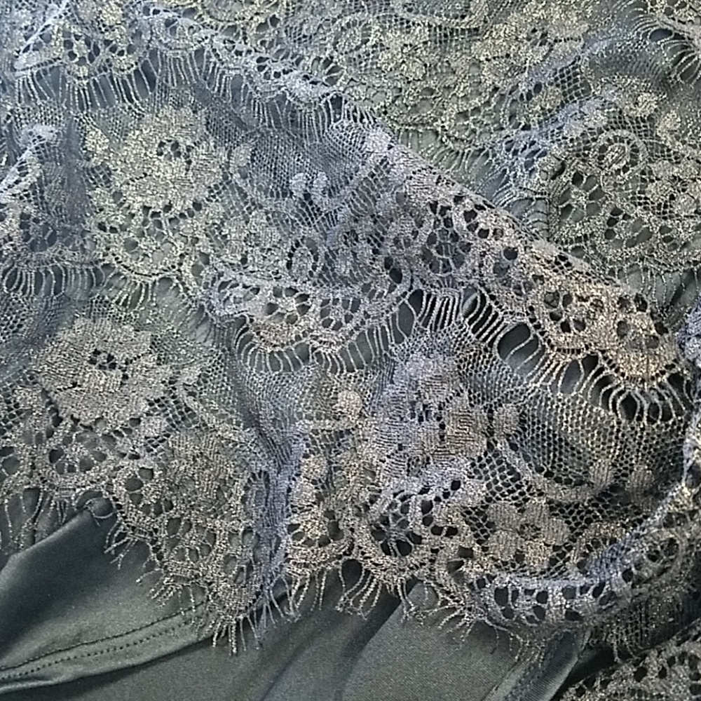 *CABERNET* Lace Shell - Picture 3 of 7